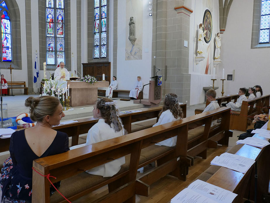 Feier der 1. Heiligen Kommunion in Sankt Crescentius (Foto: Karl-Franz Thiede)